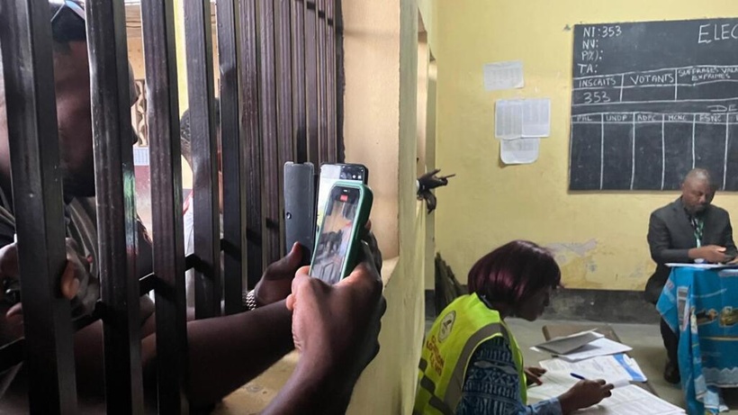 Présidentielle au Cameroun: dépouillement des votes en cours, les résultats publiés d'ici le 26 octobre