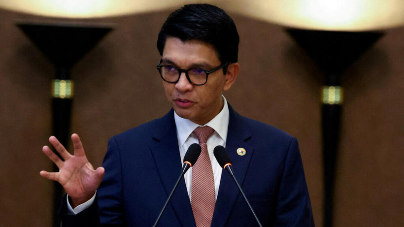 Crise à Madagascar: le président dissout l’Assemblée nationale avant un vote le visant pour abandon de poste Crise à Madagascar: le président dissout l’Assemblée nationale avant un vote le visant pour abandon de poste