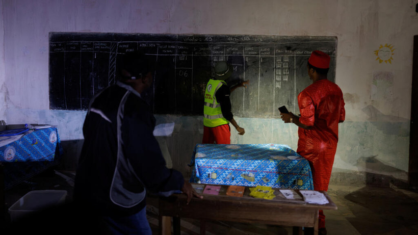 Présidentielle au Cameroun: la société civile salue la «bonne préparation», mais déplore des «irrégularités majeures» Présidentielle au Cameroun: la société civile salue la «bonne préparation», mais déplore des «irrégularités majeures»