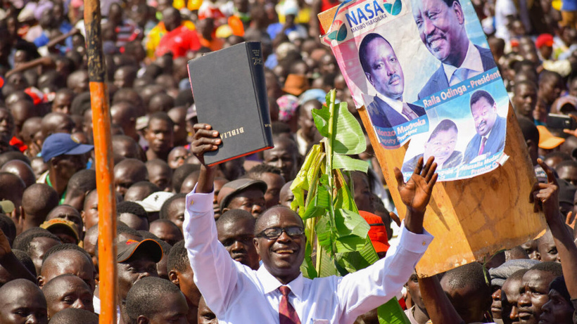 Kenya : dernier hommage à Odinga, au moins 4 morts lors de la veillée funèbre Kenya : dernier hommage à Odinga, au moins 4 morts lors de la veillée funèbre