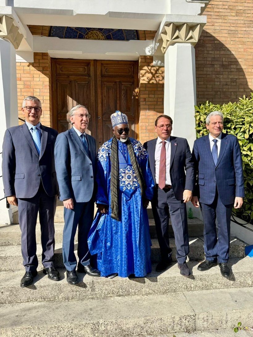 Quand la foi unit les peuples : le Khalife de Bambilor à la synagogue de Seine-Saint-Denis Quand la foi unit les peuples : le Khalife de Bambilor à la synagogue de Seine-Saint-Denis
