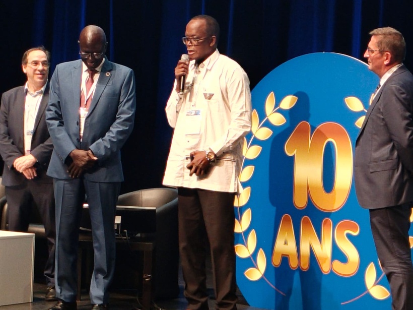 Le Professeur Boucar Diouf reçoit la Médaille Belding Schribner pour son rôle pionnier en Néphrologie Africaine Le Professeur Boucar Diouf reçoit la Médaille Belding Schribner pour son rôle pionnier en Néphrologie Africaine