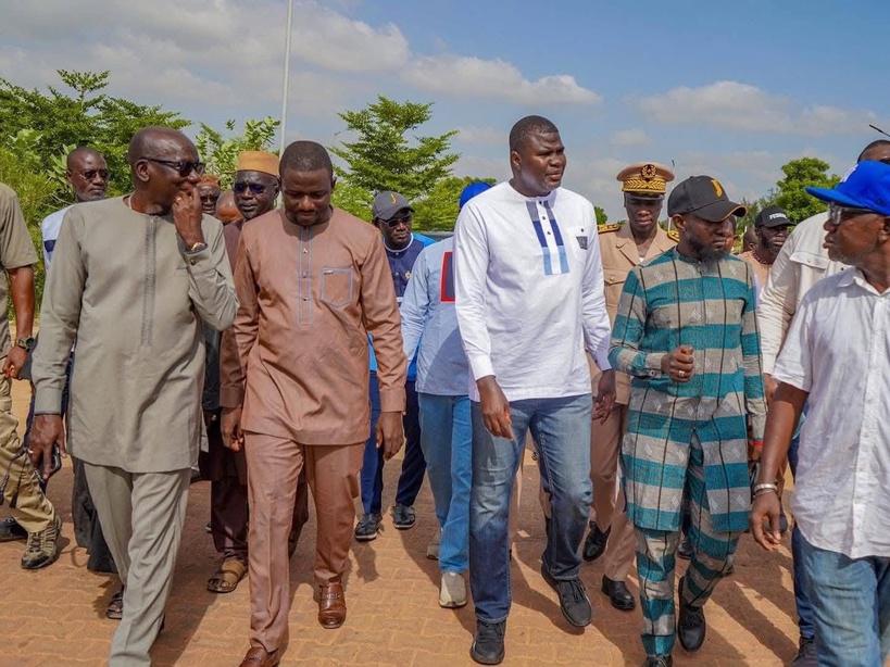 Diamniadio : le ministre Amadou Ba en visite à la ZAMPA pour la relance de la zone artisanale automobile Diamniadio : le ministre Amadou Ba en visite à la ZAMPA pour la relance de la zone artisanale automobile