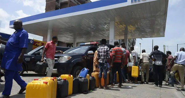 Pénurie de carburant au Mali : les cours suspendus jusqu’au 10 novembre 2025  (communiqué)