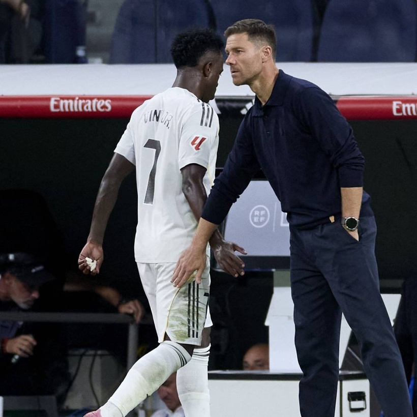 Real Madrid : Xabi Alonso a menacé Vinicius Jr