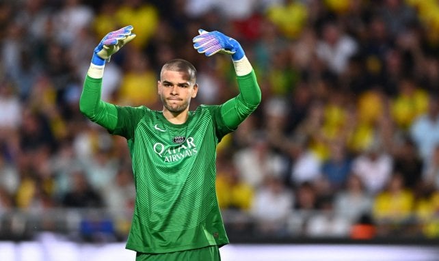 Lucas Chevalier vide son sac sur le PSG !