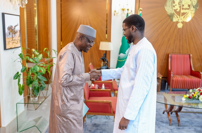 Le Président Bassirou Diomaye Faye a reçu le secrétaire général de la CNTS/FC Le Président Bassirou Diomaye Faye a reçu le secrétaire général de la CNTS/FC