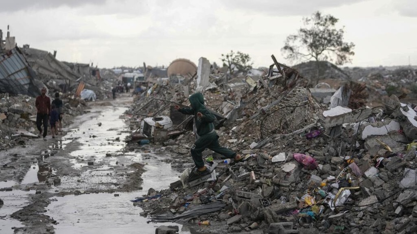 À Gaza, l'arrivée de l'hiver et des pluies précarise encore davantage la population de l'enclave À Gaza, l'arrivée de l'hiver et des pluies précarise encore davantage la population de l'enclave