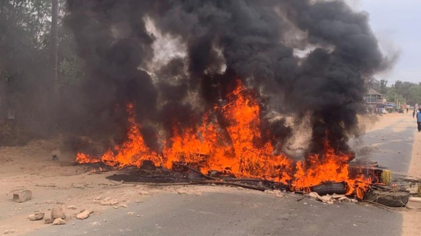 Tensions au Lac Rose : six (6) arrestations à Niague lors des heurts contre le projet « Ville Verte » Tensions au Lac Rose : six (6) arrestations à Niague lors des heurts contre le projet « Ville Verte »