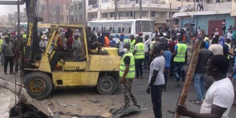 Déguerpissement à Dakar-Plateau : des affrontements entre agents municipaux et commerçants font deux blessés graves Déguerpissement à Dakar-Plateau : des affrontements entre agents municipaux et commerçants font deux blessés graves