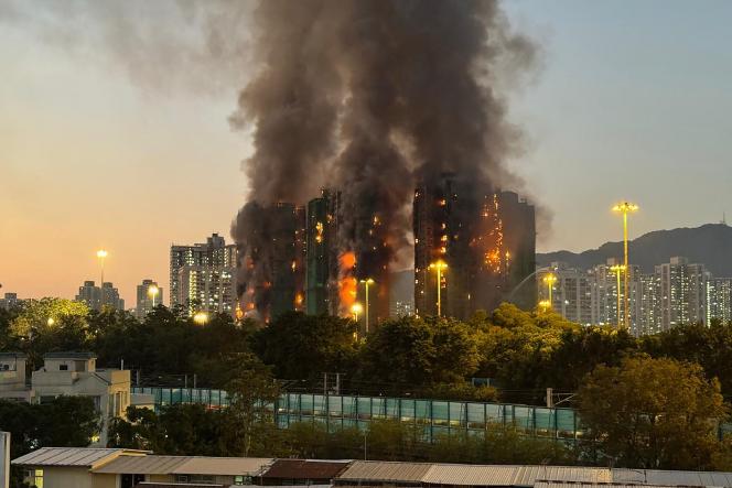 Hong Kong : au moins 65 morts dans le pire incendie depuis des décennies
