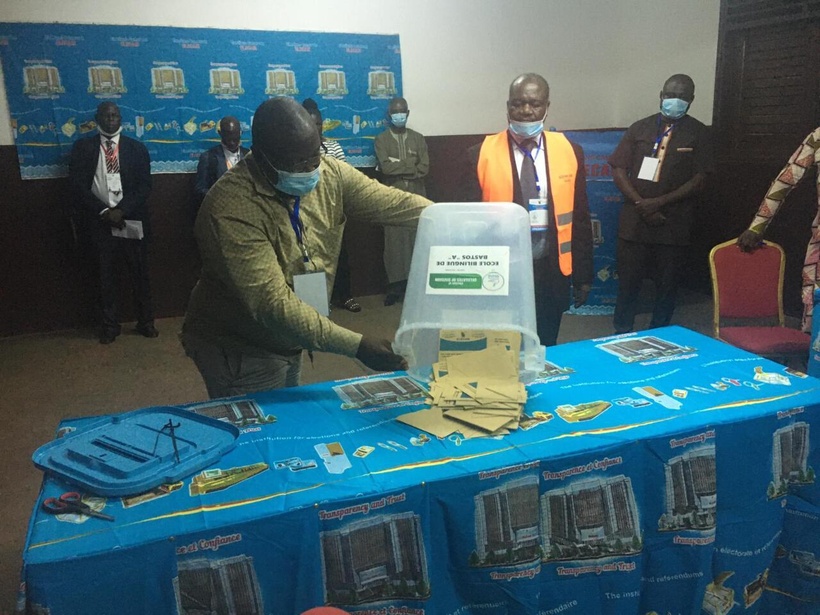 Cameroun: élections régionales dans le contexte tendu de l'après-présidentielle Cameroun: élections régionales dans le contexte tendu de l'après-présidentielle