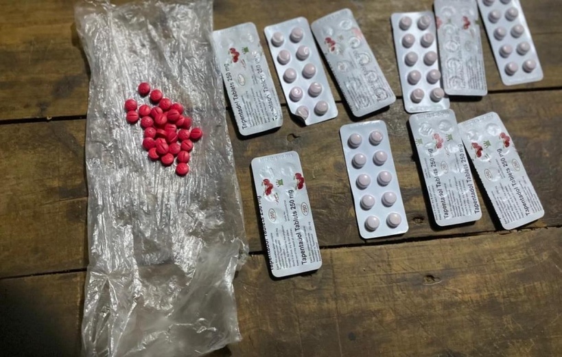 Kédougou : un ressortissant malien arrêté pour "détention de drogue et vente illicite de médicament illicite" Kédougou : un ressortissant malien arrêté pour "détention de drogue et vente illicite de médicament illicite"