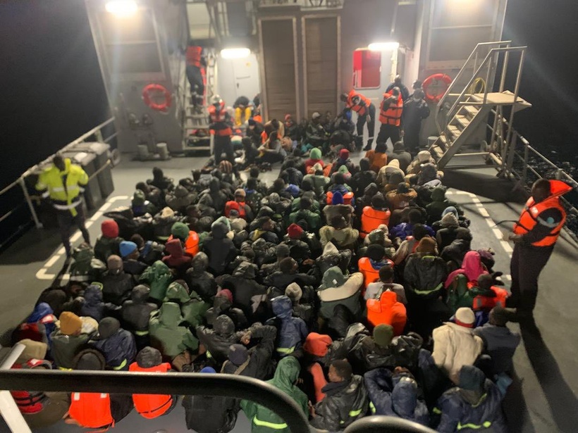 Émigration irrégulière : 144 candidats interceptés par la Marine nationale au large de Dakar Émigration irrégulière : 144 candidats interceptés par la Marine nationale au large de Dakar