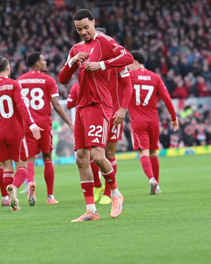 PL : Chelsea domine Everton, Liverpool dompte Brighton avec un doublé d’Ekitike