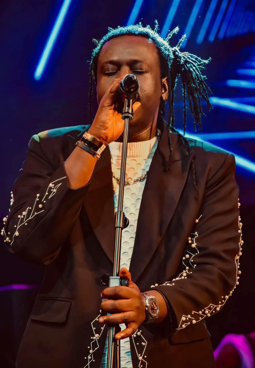 Aéroport Blaise Diagne : le chanteur Tarba Mbaye arrêté et conduit à la DIC Aéroport Blaise Diagne : le chanteur Tarba Mbaye arrêté et conduit à la DIC