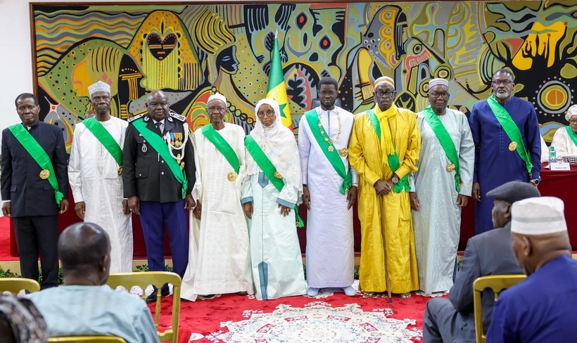 Ordre national du Lion et du Mérite : le Président Diomaye décore les femmes et hommes aux "parcours exemplaires" Ordre national du Lion et du Mérite : le Président Diomaye décore les femmes et hommes aux "parcours exemplaires"