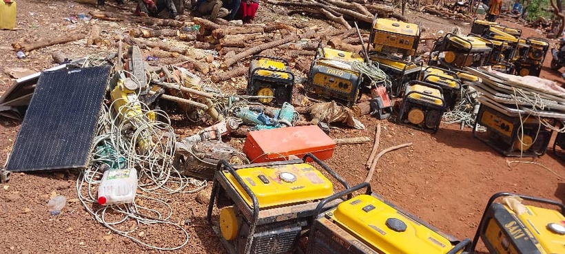 Lutte contre l’orpaillage clandestin : un site démantelé à Kédougou, 16 personnes interpellées Lutte contre l’orpaillage clandestin : un site démantelé à Kédougou, 16 personnes interpellées