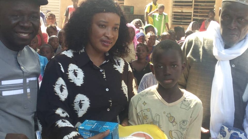 Retour au royaume d'enfance : Mohamadou Lamine Barro soutient l’école Moussa Camara de Kolda Retour au royaume d'enfance : Mohamadou Lamine Barro soutient l’école Moussa Camara de Kolda