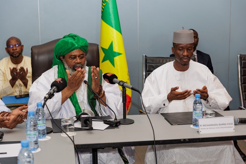 Ziara de la Famille Omarienne de Louga : Le ministre de l’Intérieur a présidé la réunion nationale préparatoire Ziara de la Famille Omarienne de Louga : Le ministre de l’Intérieur a présidé la réunion nationale préparatoire