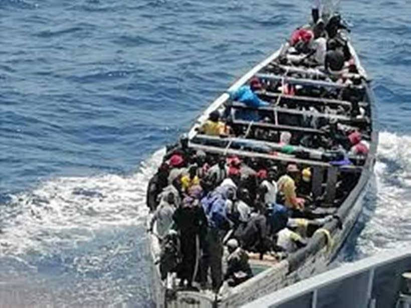 Drame à Thiaroye : une pirogue de migrants interceptée avec un corps sans vie à bord Drame à Thiaroye : une pirogue de migrants interceptée avec un corps sans vie à bord