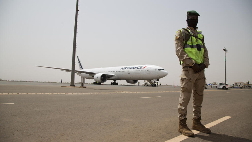 Mali: le manque de carburant à l'aéroport de Bamako perturbe certaines liaisons Mali: le manque de carburant à l'aéroport de Bamako perturbe certaines liaisons