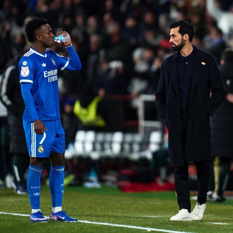 Coupe du Roi : le Real Madrid éliminé par une D2 pour la première d’Arbeloa Coupe du Roi : le Real Madrid éliminé par une D2 pour la première d’Arbeloa