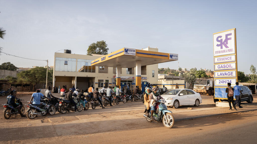Mali: la fourniture d'électricité et de carburant reste très insuffisante, les Bamakois se résignent Mali: la fourniture d'électricité et de carburant reste très insuffisante, les Bamakois se résignent