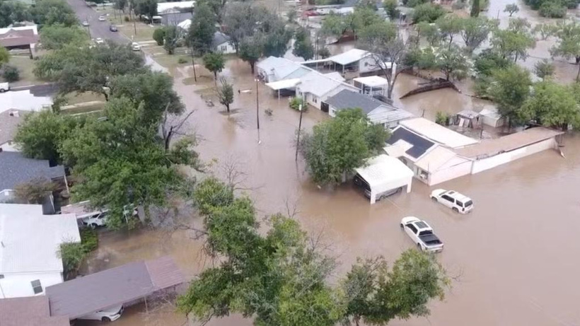 Inondations meurtrières en Afrique du Sud : le bilan s'alourdit, l'armée en première ligne