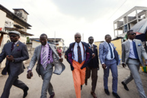 Les sapeurs de Kinshasa se disputent l’héritage de Papa Wemba