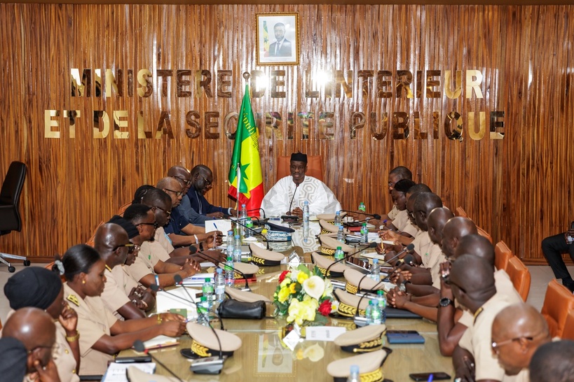 Dakar : la réunion de commandement du ministre de l’Intérieur et les nouvelles instructions pour l’espace public Dakar : la réunion de commandement du ministre de l’Intérieur et les nouvelles instructions pour l’espace public
