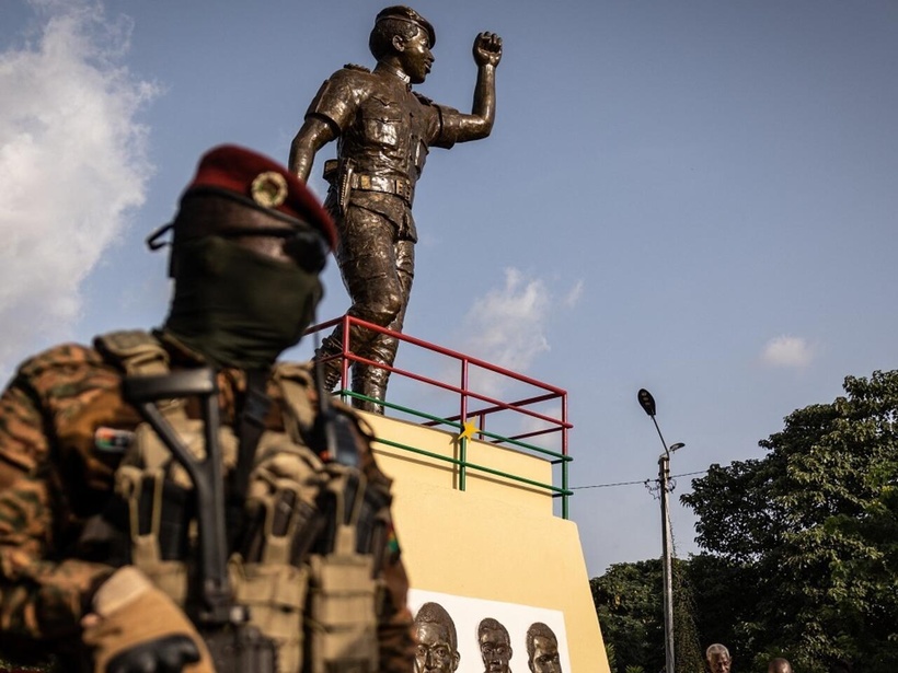 Burkina Faso: l'ex-Premier ministre Albert Ouedraogo arrêté à son domicile la semaine dernière Burkina Faso: l'ex-Premier ministre Albert Ouedraogo arrêté à son domicile la semaine dernière