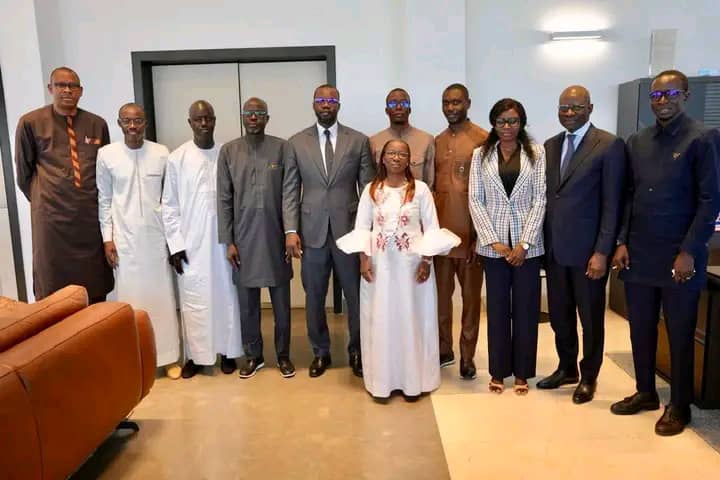 Dakar : Sonko évoque «l’amélioration du service public de la justice» avec l’Amicale des Greffiers