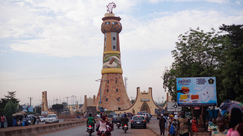 Un émissaire américain se rend à Bamako pour relancer les relations entre le Mali et les États-Unis Un émissaire américain se rend à Bamako pour relancer les relations entre le Mali et les États-Unis