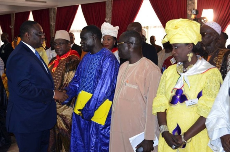 Fête du 1er mai : Macky Sall annonce une conférence sociale sur la retraite Fête du 1er mai : Macky Sall annonce une conférence sociale sur la retraite