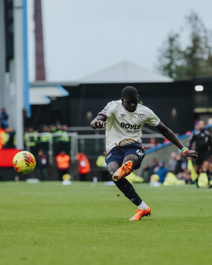 Premier League : West Ham s'impose face à Burnley, El Malick Diouf passeur décisif Premier League : West Ham s'impose face à Burnley, El Malick Diouf passeur décisif