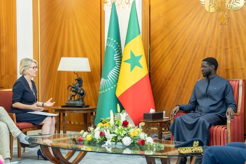 Diplomatie : le Président Bassirou Diomaye Faye reçoit la Directrice Générale d’Air France Diplomatie : le Président Bassirou Diomaye Faye reçoit la Directrice Générale d’Air France