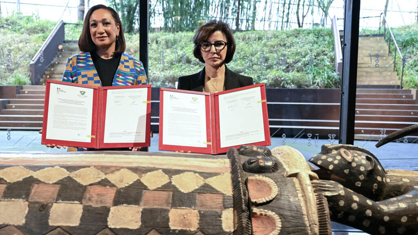 Le tambour parleur Djidji Ayôkwé a été restitué par la France à la Côte d'Ivoire Le tambour parleur Djidji Ayôkwé a été restitué par la France à la Côte d'Ivoire
