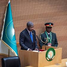 UA: le refus d'avaliser «le blanchiment des putschs militaires», une proclamation ou un tournant?