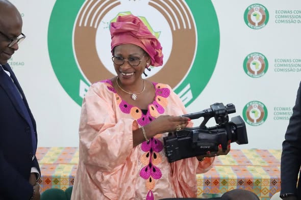 Côte d’Ivoire : la CEDEAO offre du matériel technique à la RTI