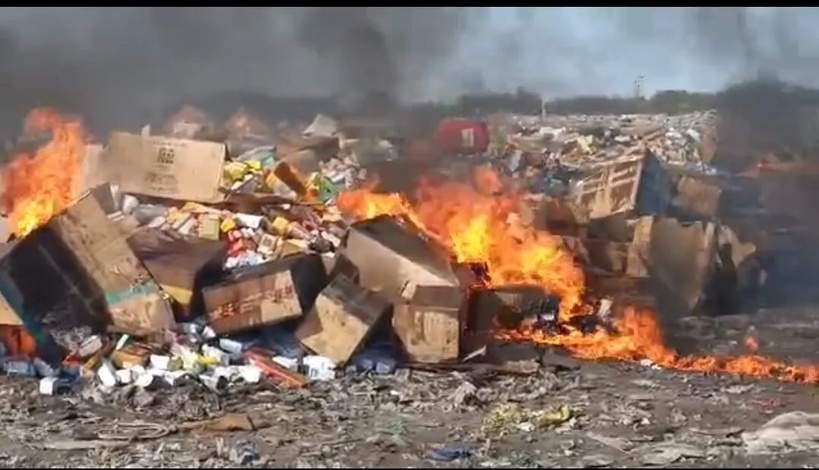 Kolda : sept tonnes de produits prohibés incinérés, la perte estimée à six millions FCFA Kolda : sept tonnes de produits prohibés incinérés, la perte estimée à six millions FCFA