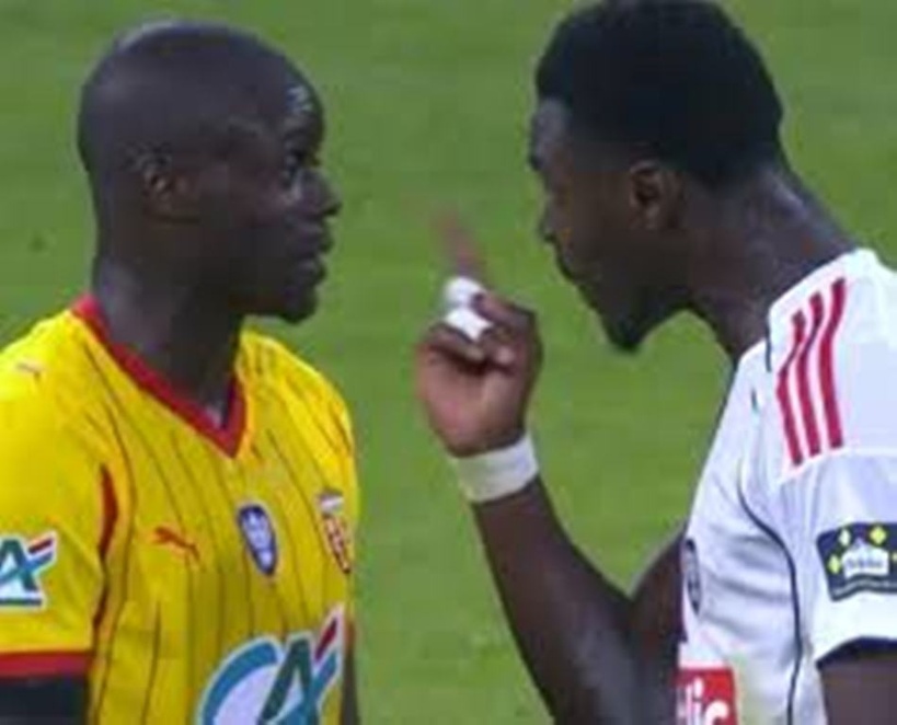 Tension et réconciliation : Niakhaté et Malang Sarr, du coup de sang à l’accolade Tension et réconciliation : Niakhaté et Malang Sarr, du coup de sang à l’accolade