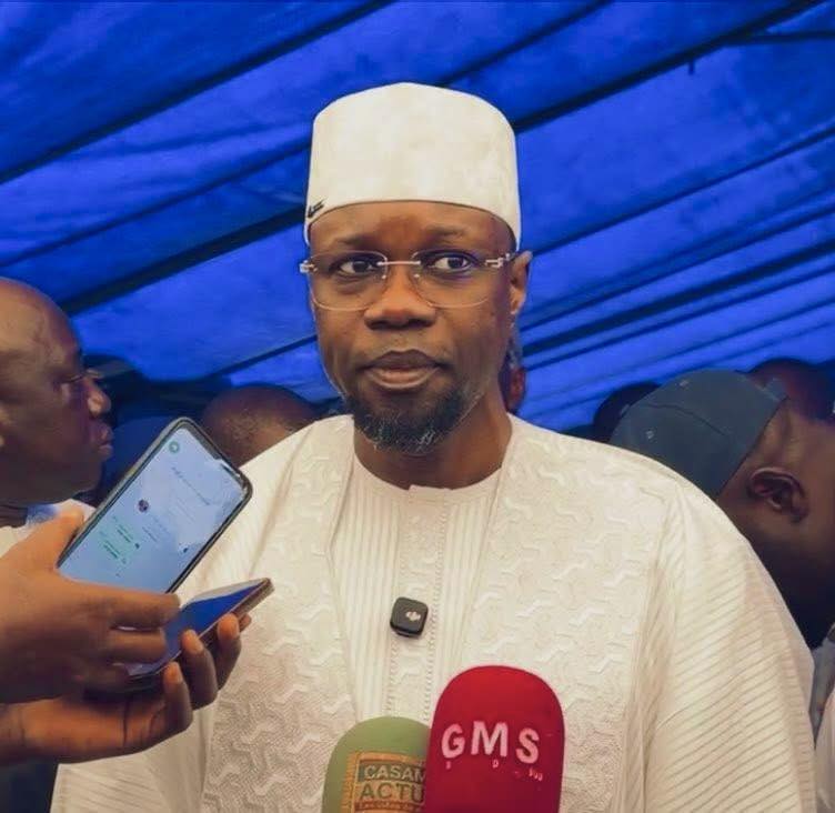 Ziguinchor : Ousmane Sonko rend hommage aux soldats décédés et appelle les groupes armés à déposer les armes