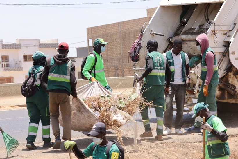 Nettoyage des espaces publics: 3 295 agents de la SONAGED déployés dans les 14 régions avant et après la fête