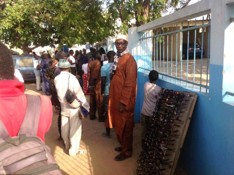 Urgent - Après l'âne, le cheval: Des gens pris en flagrant délit, Gendarmerie de Hann envahie Urgent - Après l'âne, le cheval: Des gens pris en flagrant délit, Gendarmerie de Hann envahie