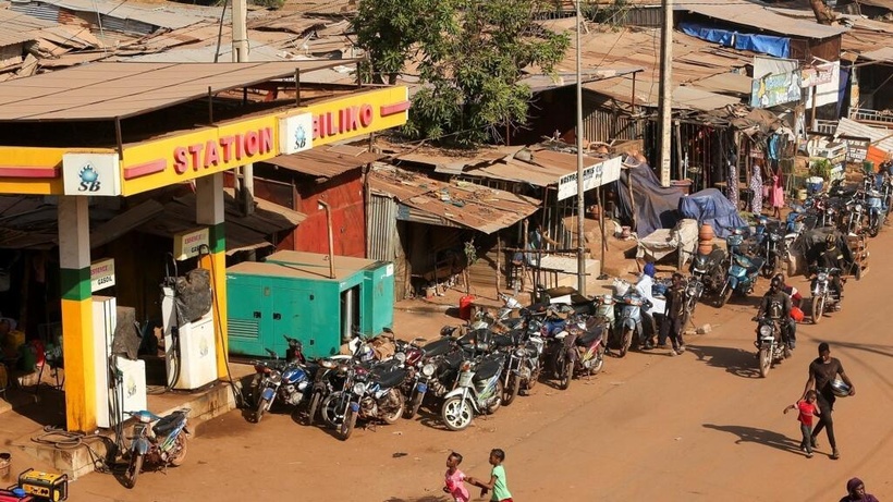 Mali : comment comprendre l'augmentation des prix du carburant et l'«effort» des autorités de transition Mali : comment comprendre l'augmentation des prix du carburant et l'«effort» des autorités de transition