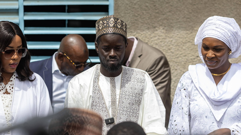 Ndiaganiao : Le Président Bassirou Diomaye Faye à la rencontre des populations et des acteurs locaux Ndiaganiao : Le Président Bassirou Diomaye Faye à la rencontre des populations et des acteurs locaux