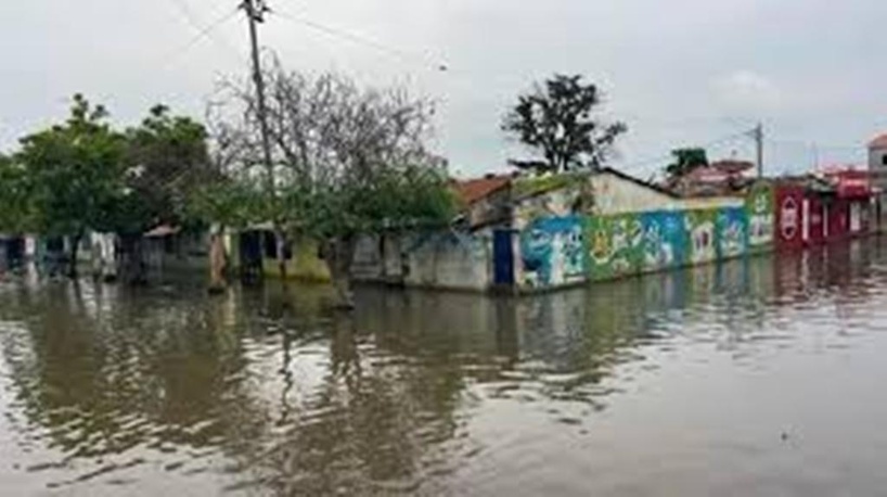 Inondations en Angola: près de 30 morts et des milliers de déplacés à Luanda et Benguela Inondations en Angola: près de 30 morts et des milliers de déplacés à Luanda et Benguela