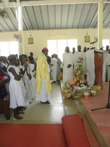 Visite de Mgr Benjamin Ndiaye à Niakhar: «La vie de Dieu semée en nous, fait de nous des porteurs du Christ pour le monde»