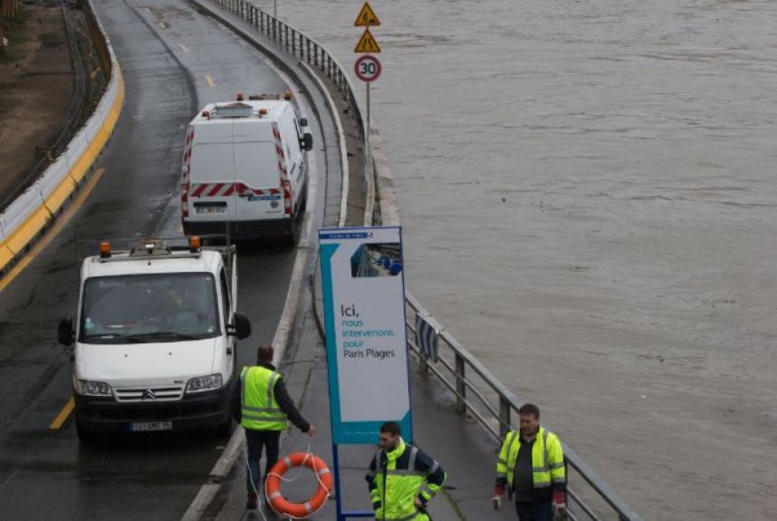 PHOTOS ET VIDEOS - Inondations : à Paris, la montée de la Seine en images PHOTOS ET VIDEOS - Inondations : à Paris, la montée de la Seine en images